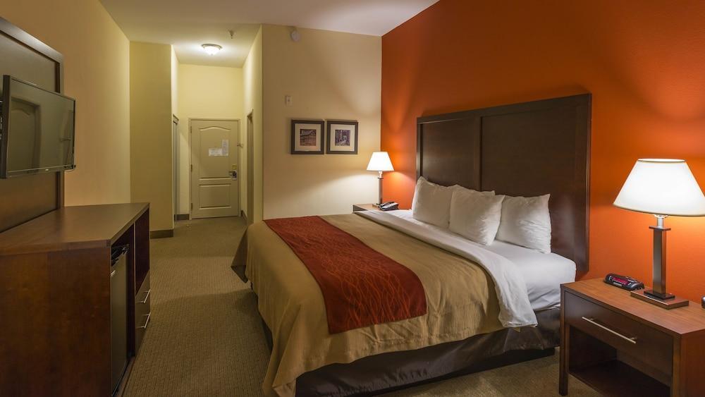 Comfort Inn & Suites Villa Rica Exterior photo