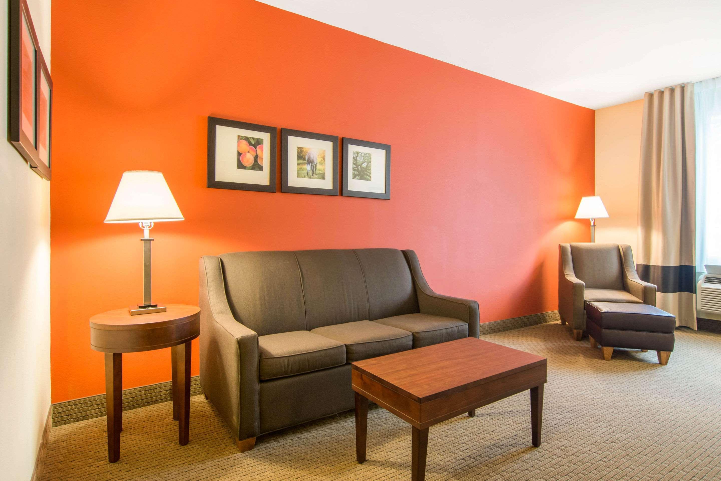 Comfort Inn & Suites Villa Rica Exterior photo